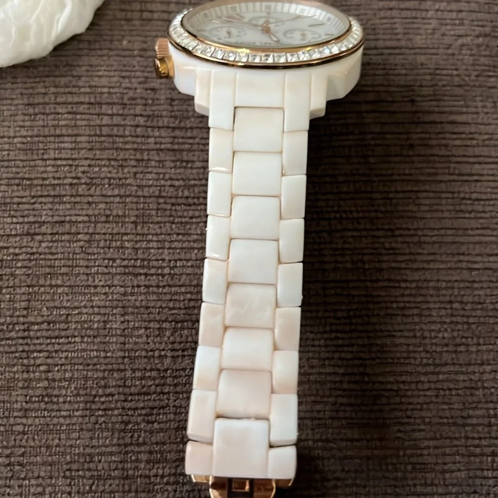 Women’s Michael Kors Watch - Picture 6 of 6